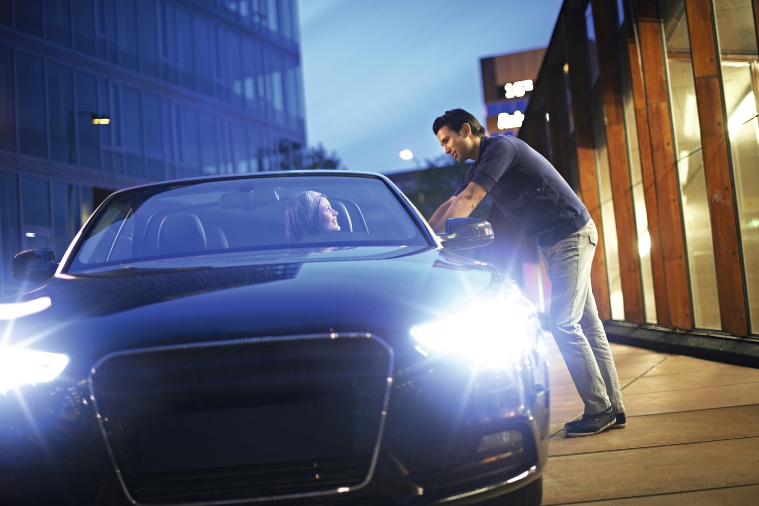 Xenon_BVu_city_couple_1_RGB_5